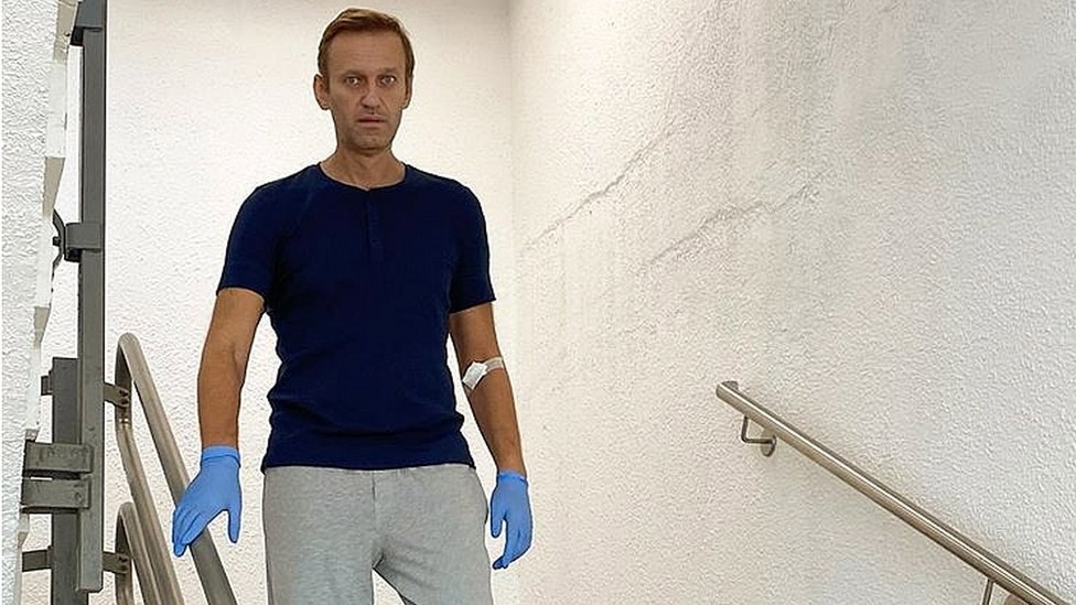 Alexéi Navalni recibe el alta tras 32 días en el hospital