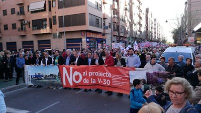 Manifestación en Xirivella en contra del paso inferior